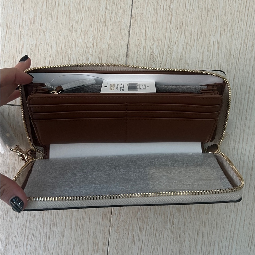 Brand new never used Michael Kors Monogram Wristlet in Cream and Gray - Picture 4 of 8